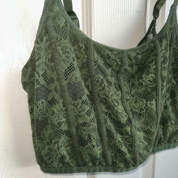 ^SOLD^ Corset Style Floral Lace Crop Tank Top Moss Green by Colsie Sz Medium - Picture 3 of 6